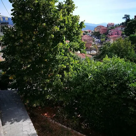 Il Tiglio Apartment *